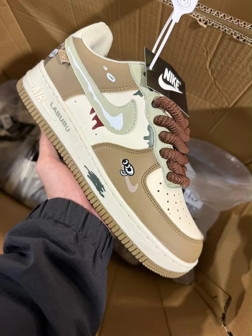 Nike Nude color