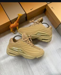 Nude color